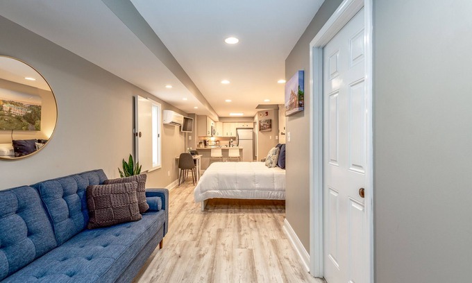 Abingdon Apartment | Premium Studio in Historic District, Walking Distance to Restaurants & Shops!