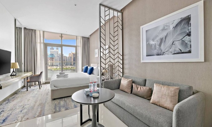 Downtown Dubai Apartment | Premium Studio with Canal View