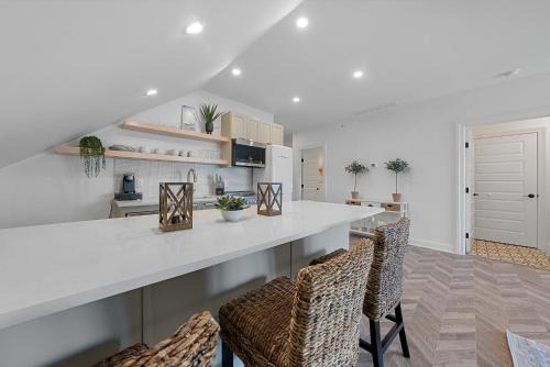 Sandusky Apartment | Presidential Suite Sandusky Waterfront Area