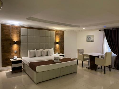 Ikeja Hotel | Presken Shonibare Estate