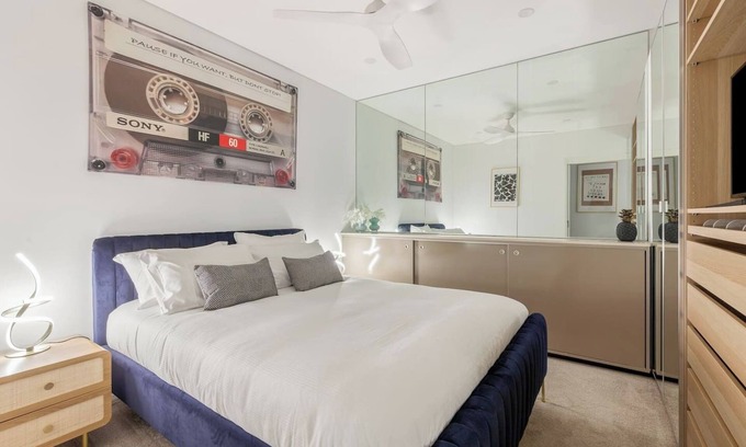 Darlinghurst Apartment | Press Play Stylish Base in Darlinghurst Dining Hub