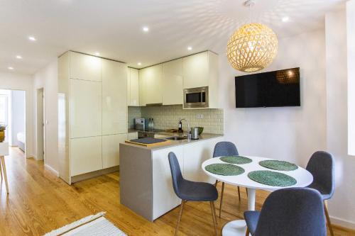 Linda-a-Velha Apartment | Prestige Ajuda Apartment