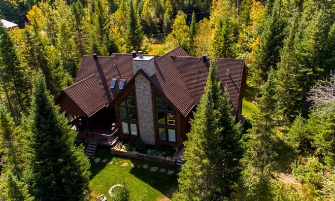 St-Adolphe-d'Howard House | Prestige In Nature | A/C | Hot tub | Terrace+BBQ | Fast Wifi | firepit and games