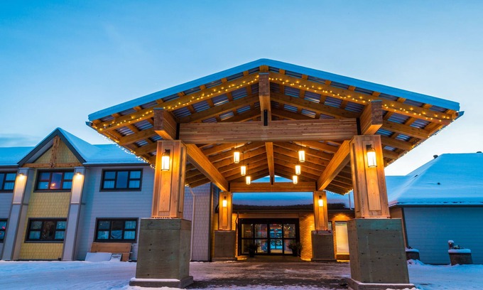 Smithers Hotel | Prestige Hudson Bay Lodge & Conference Centre, WorldHotels Crafted Collection
