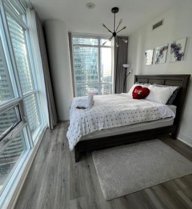 Downtown Toronto Apartment | Prestigious 2-Bdrm Condo - across from Scotiabank Arena