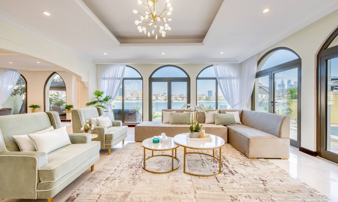 Palm Jumeirah Villa | Prestigious 5BR Villa with AsstRm and Private Pool in Frond O Palm Jumeirah