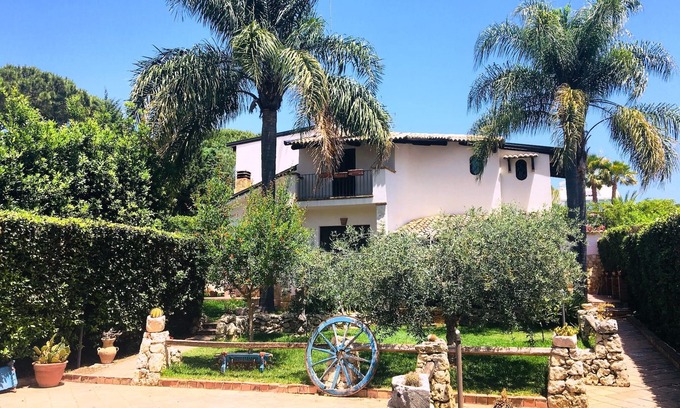 Fontane Bianche Villa | Prestigious Villa with 5/9 beds a few steps from the sea of ​​Fontane Bianche