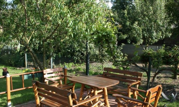 Alt Farpen Apartment | Pretty Apartment in Alt Farpen with Terrace, Fenced Garden