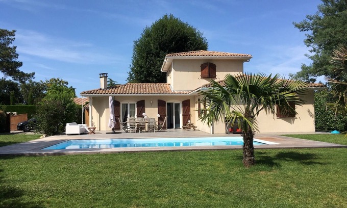 Cazaux House | Pretty modern house sleeps 8 4*-Lake, ocean, Arcachon basin, Dune du pyla