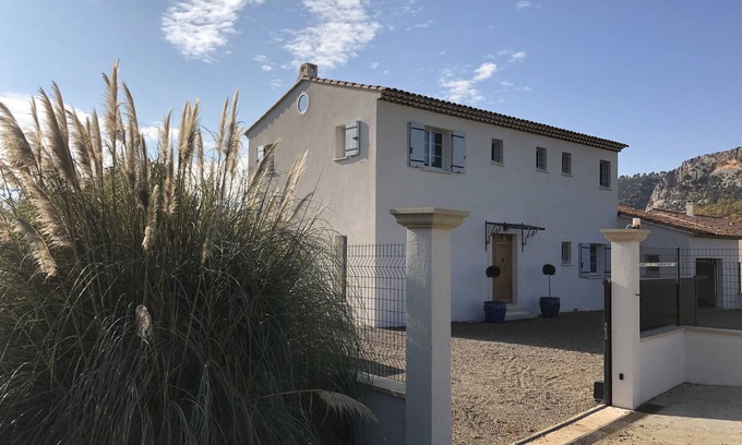 Quinson Villa | Pretty Provencal country house