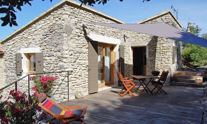 Le Pegue House | Pretty stone village house with private terrace, Le Pègue