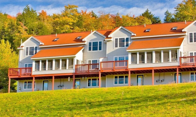 North Conway Apartment | Price reduction-Skier's studio apartment with hot tub! .