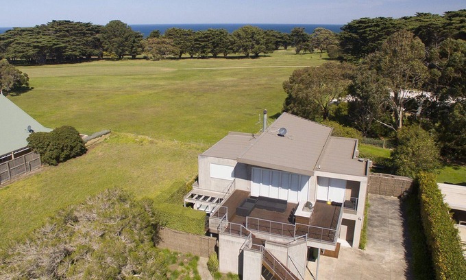 Flinders House | Pride and Prejudice - Amazing views over Flinders Golf Course