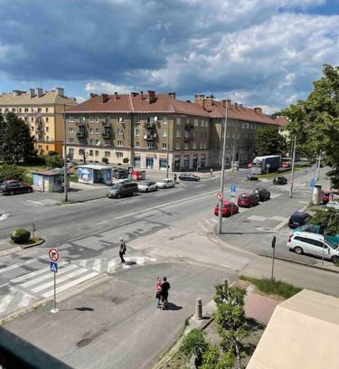 Banska Bystrica Apartment | Priestranný 3 izb. apartmán v centre s parkovaním.