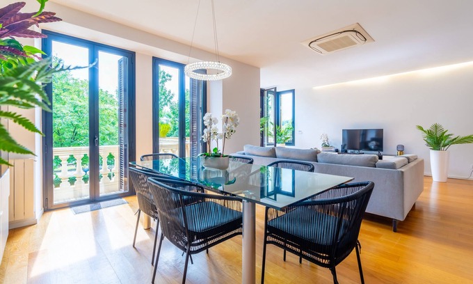 San Sebastian Centro Apartment | PRIM Luxury & Chic Property in the Heart of SS