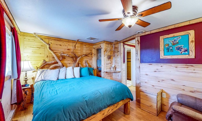 Cedaredge Cabin | Primary suite cabin, mountain view, hot tub access