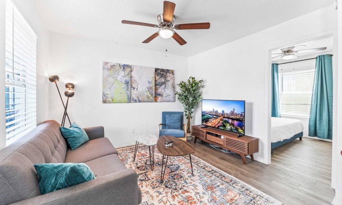 Windsor Park Apartment | Prime Area Cozy 1BR, Fast WiFi, 7 Min to Downtown