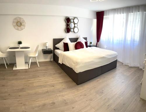 Karlsruhe City Centre Apartment | Prime Host Dream Deluxe