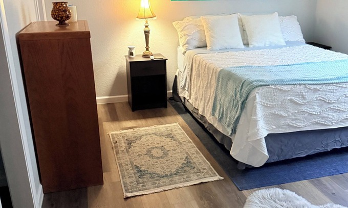 Flour Bluff House | PRIME LOCATION IMMACULATE COZY GETAWAY MINUTES FROM BEACH &DOWNTOWN