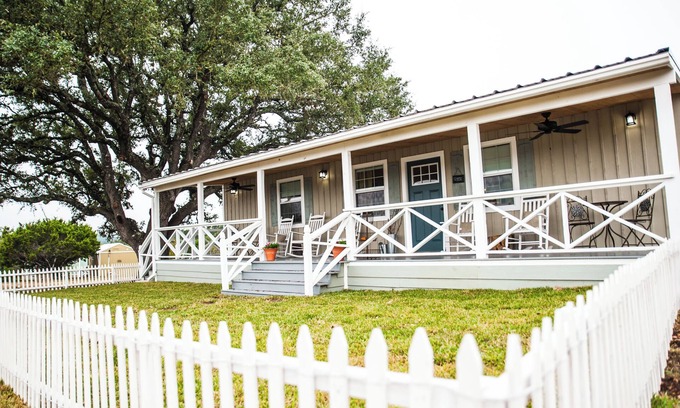 Dripping Springs Cottage | Prime Location in Dripping Springs! Gorgeous Country Cottage for 10 by Camp Lucy