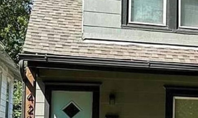 Kansas City House | Prime West Plaza Retreat: Cozy Bungalow Steps from KU Med & 39th St!