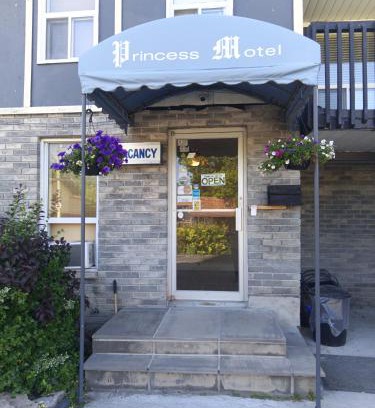 Bobcaygeon Hotel | Princess Motel