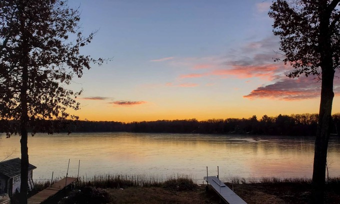 Markville House | Pristine 3-Bedroom 2-Bath Northwoods Lake Cabin