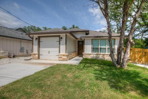 Canyon Lake House | Pristine 3-bedroom Home Near Canyon Lake!