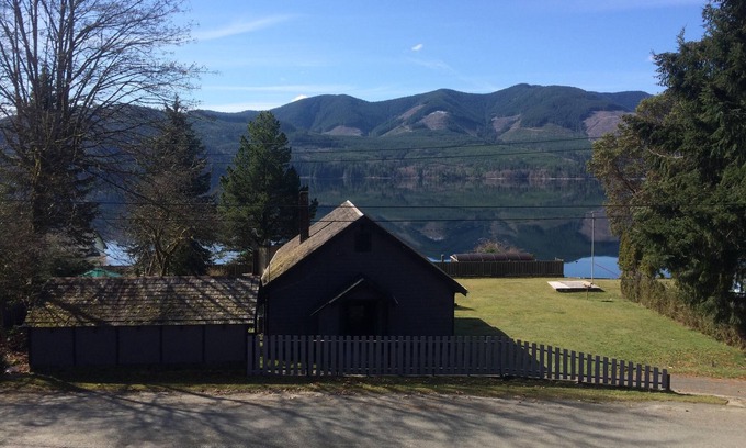 Youbou House | Pristine Cowichan Lake! Sun all day with covered deck!