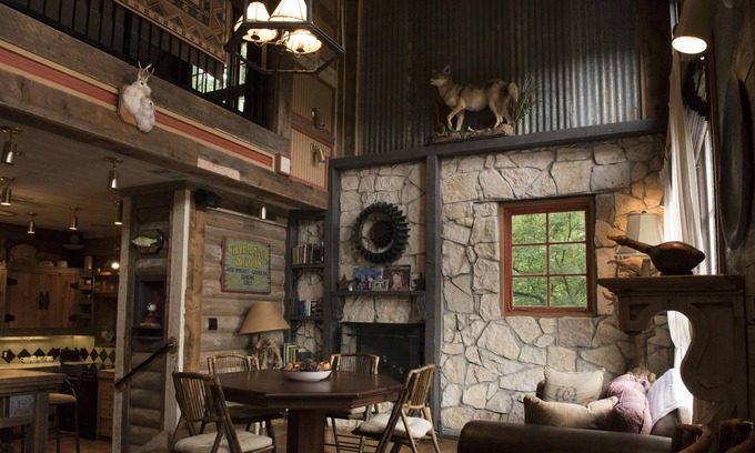 Cumby House | Privacy and Seclusion - House in Private Nature Preserve, Dragon Ranch