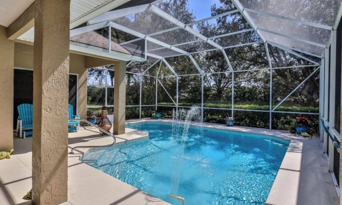Samsula-Spruce Creek House | Privacy, Pool & Serenity. 3BD 3BA, 10 min to Daytona beach. Fly-In Community.