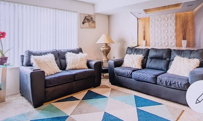 West Bloomfield Apartment | Private queen-size bed with Hulu & Prime Video
