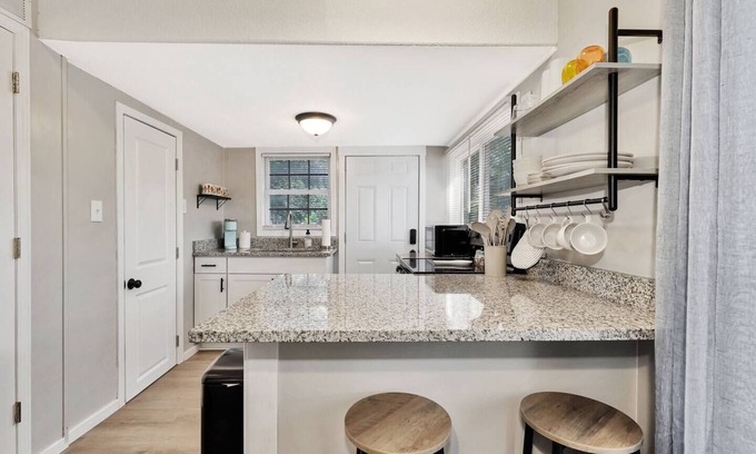 Wichita House | Private 1BD/1Bath *Extended Stay Retreat!*