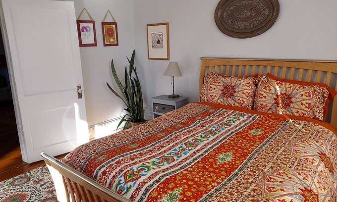East End - Valley Street Apartment | Private 1BR Apt in South Slope