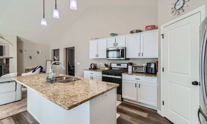 Ramsey House | Private 2-bedroom 1-bathroom Basement Suite in Ramsey