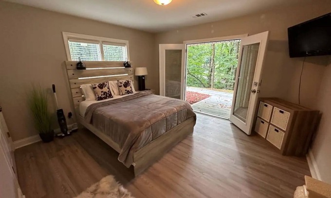 Sandy Springs House | Private 2 BR Mini Apt in Atlanta's Best Location
