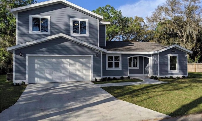 Bradenton House | Private 2nd floor with 2 bedrooms and kitchenette, self check-in with smart lock