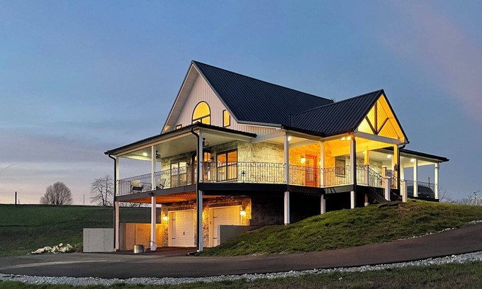 Waddy House | Private A-frame Cabin - Hot tub, Firepit & Views