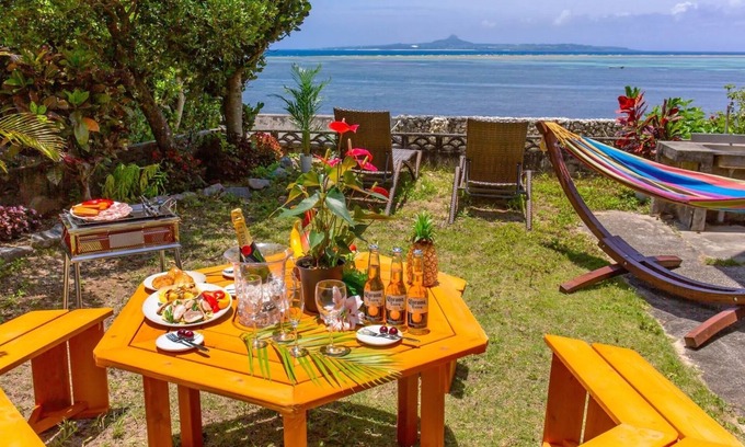 Bise House | Private accommodation along the beach BBQ while looking at the sea Inside the Fukugi trees in Bise/Kunigami-gun Okinawa