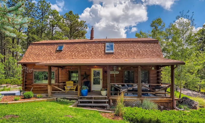 Woodmoor Cabin | Private and Cozy 4bd/2.5ba Cabin w/Hot Tub