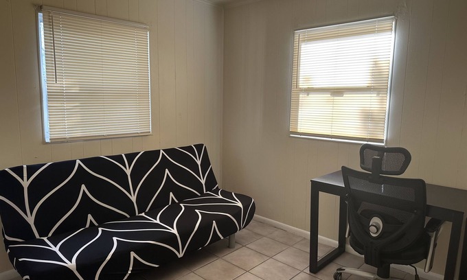 Gainesville House | Private and Peaceful 2/1 in NW Gainesville -4 miles to UF