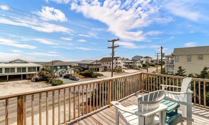 Topsail Beach House | Private Beach Access w/Ocean View-Sleeps 10!