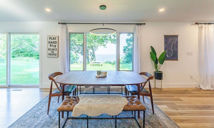 Montague House | Private Beach! Modern, Secluded, Panoramic View, Hi-Speed WiFi on Lake Michigan