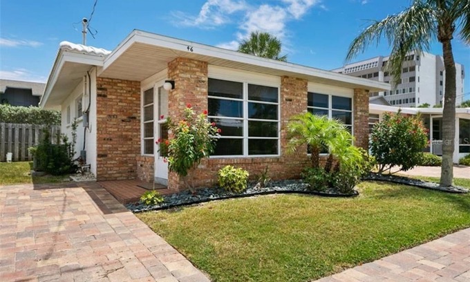 Aloha Kai Cottage | Private Beach on Siesta Key