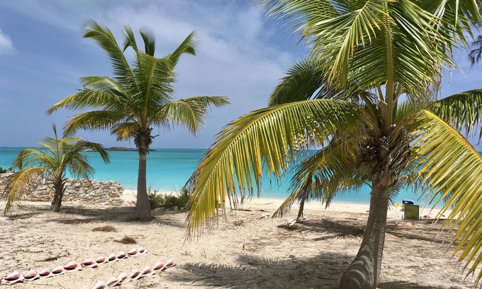 William's Town House | Private Beachfront Cottage on Exuma's Best Beach