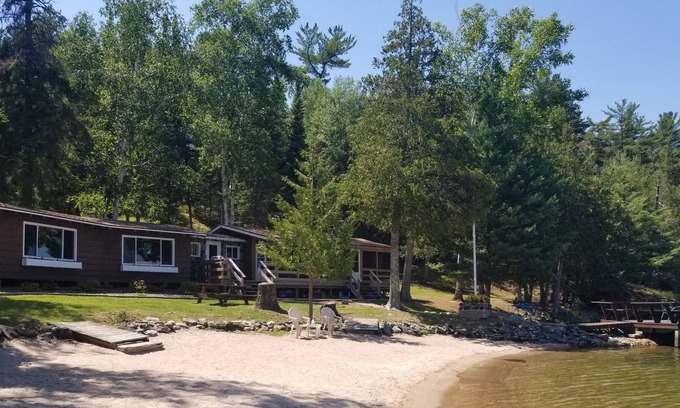 Sioux Narrows Nestor Falls Cottage | Private Beachfront log cabin Lake of the Woods