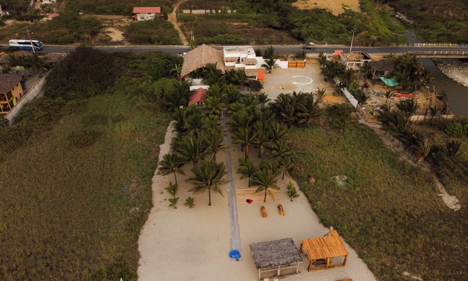 Canoa Hotel | Private Beachfront Resort: Sleeps 20+, Pool & Bar