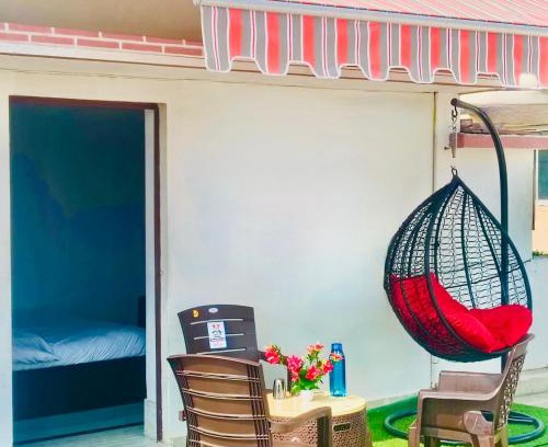 Sigra Apartment | Private Bedroom 15 mins from Kashi Vishwanath Temple