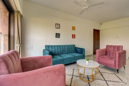 Santacruz East Apartment | Private Bedroom in a Shared 2 BHK Modern Apartment - BKC Mumbai