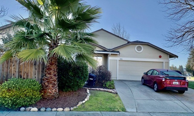 Livermore House | Private Bedroom in a Fully Furnished Lovely Livermore, CA Home